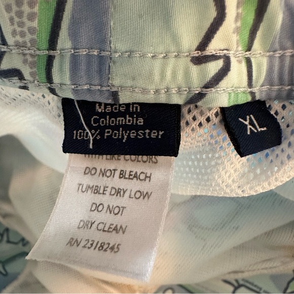 Vineyard Vines | EUC - Chappy Swim Trunks - Blue Fish Print - Size XL - Picture 7 of 8